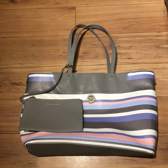 Tommy Hilfiger purse
